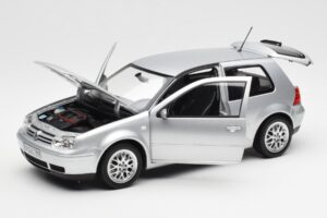 Volkswagen Golf Mk5 GTI Ezüst Norev 1:18 188570 Fém – 2. kép a 8-ből
