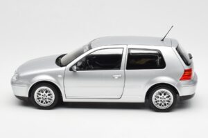 Volkswagen Golf Mk5 GTI Ezüst Norev 1:18 188570 Fém – 4. kép a 8-ből