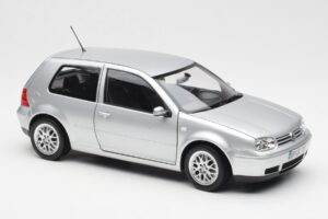 Volkswagen Golf Mk5 GTI Ezüst Norev 1:18 188570 Fém – 6. kép a 8-ből