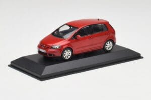Volkswagen Golf Plus Tornado Piros Minichamps 1:43 821911110 Fém – 2. kép a 4-ből