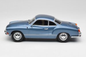 Volkswagen Karmann Ghia Coupe Neptune Kék Minichamps 1:18 155054022 Fém – 3. kép a 6-ből
