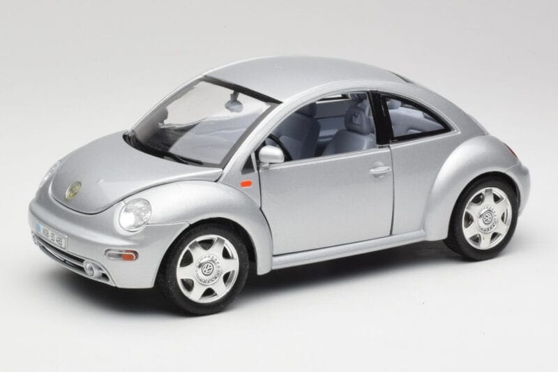 Volkswagen New Beetle Reflex Ezüst Metál Bburago 1:18 3322 Fém