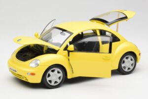 Volkswagen New Beetle Sárga Maisto 1:18 37800-M4 Fém – 2. kép a 8-ből