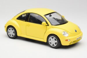 Volkswagen New Beetle Sárga Maisto 1:18 37800-M4 Fém – 6. kép a 8-ből