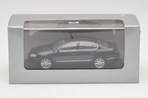 Volkswagen Passat B6 Sedan Shadow Kék Metallic Minichamps 1:43 PASSAT001 Fém – 3. kép a 3-ből