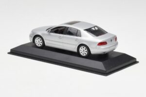 Volkswagen Phaeton Ezüst Minichamps 1:43 3D0099300A Fém – 3. kép a 4-ből