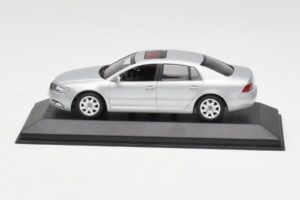 Volkswagen Phaeton Ezüst Minichamps 1:43 3D0099300A Fém