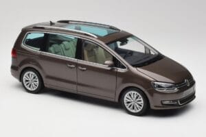 Volkswagen Sharan 7N Tölgy Barna Metál Minichamps 1:18 110051001 Fém – 6. kép a 8-ből