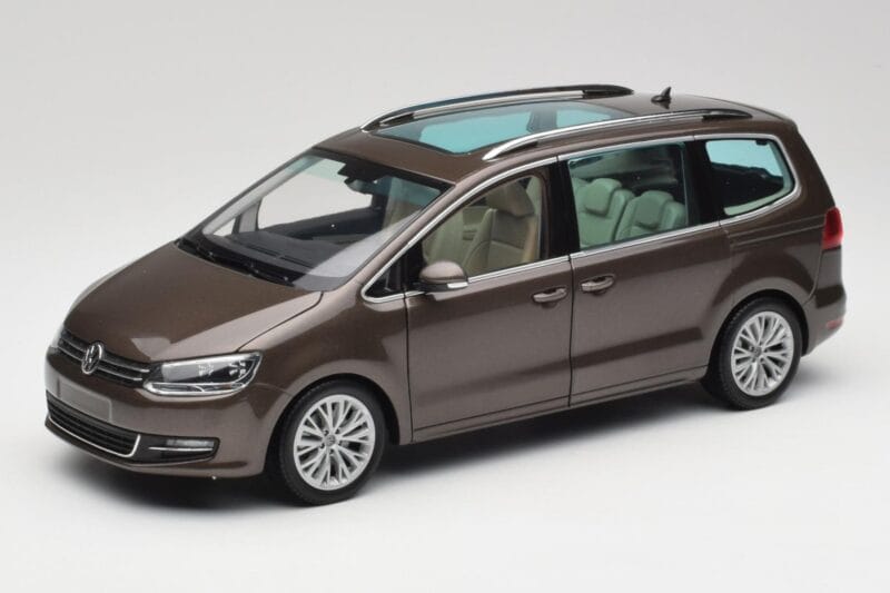 Volkswagen Sharan 7N Tölgy Barna Metál Minichamps 1:18 110051001 Fém