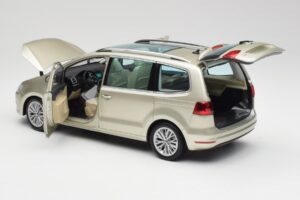 Volkswagen Sharan 7N Reflex Ezüst Metál Minichamps 1:18 110051002 Fém – 5. kép a 8-ből