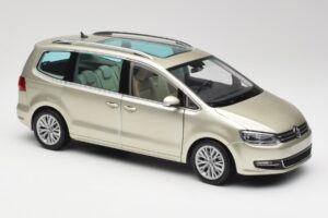 Volkswagen Sharan 7N Reflex Ezüst Metál Minichamps 1:18 110051002 Fém – 6. kép a 8-ből
