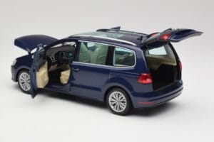 Volkswagen Sharan 7N Shadow Kék Metál Minichamps 1:18 110051100 Fém – 5. kép a 8-ből