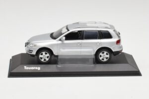Volkswagen Touareg Reflex Ezüst Minichamps 1:43 68625 Fém