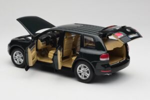 Volkswagen Touareg V10 TDI Canyon Green Bburago 1:18 34911-V1 Fém – 5. kép a 8-ből