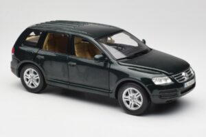 Volkswagen Touareg V10 TDI Canyon Green Bburago 1:18 34911-V1 Fém – 6. kép a 8-ből