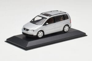 Volkswagen Touran Reflex Ezüst Minichamps 1:43 TOURAN001 Fém – 2. kép a 4-ből