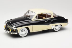 Wartburg 311 Coupe Fekete & Bézs Revell 1:18 8419 Fém