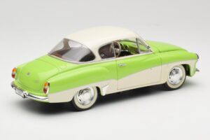 Wartburg 313 Pasztellzöld Bézs Felett Revell 1:18 9018 Fém – 3. kép a 8-ből