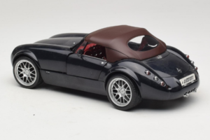 Wiesmann Roadster MF Carbon Black Revell 1:18 WIESMANN001 Fém – 6. kép a 9-ből