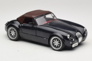 Wiesmann Roadster MF Carbon Black Revell 1:18 WIESMANN001 Fém – 7. kép a 9-ből