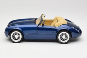 Wiesmann Roadster MF3 Kék Revell 1:18 08861 Fém – 4. kép a 8-ből
