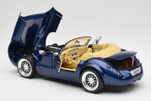 Wiesmann Roadster MF3 Kék Revell 1:18 08861 Fém – 5. kép a 8-ből