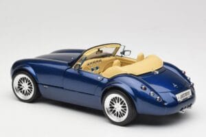 Wiesmann Roadster MF3 Kék Revell 1:18 08861 Fém – 7. kép a 8-ből
