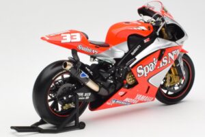 Yamaha YZR-M1 Gauloises Fortuna Yamaha #7 C. Checa MotoGP 2004 Minichamps 1:12 122043007 Fém – 3. kép a 6-ből