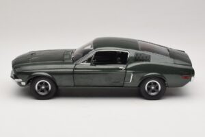 Ford Mustang GT Bullitt Steve McQueen Figurával Greenlight 1:18 12885 Fém – 4. kép a 8-ből