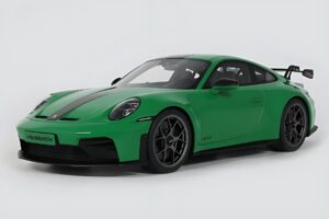 Porsche 911 992.2 GT3 Weissach Package Python Green GT Spirit 1:18 GT576 Gyanta