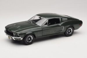 Ford Mustang GT Bullitt Steve McQueen Figurával Greenlight 1:18 12885 Fém