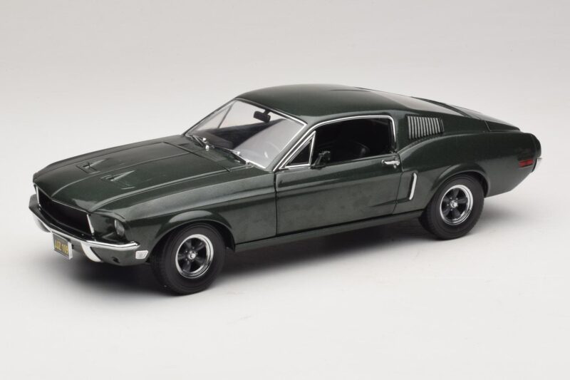Ford Mustang GT Bullitt Steve McQueen Figurával Greenlight 1:18 12885 Fém