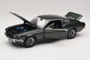 Ford Mustang GT Bullitt Steve McQueen Figurával Greenlight 1:18 12885 Fém – 2. kép a 8-ből