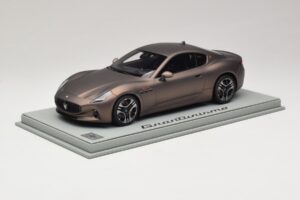 Maserati GranTurismo Trofeo Rame Folgore BBR 1:18 P18240AMAS Gyanta – 2. kép a 7-ből