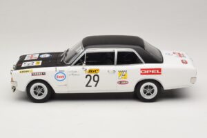 Opel Commodore A #29 J-L. Clarr / J-P. Peyroux Tour de France Automobile 1971 MCG 1:18 MCG18562R Fém – 3. kép a 6-ből