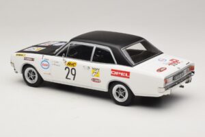Opel Commodore A #29 J-L. Clarr / J-P. Peyroux Tour de France Automobile 1971 MCG 1:18 MCG18562R Fém – 5. kép a 6-ből
