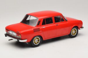 Skoda 100 Piros Arany Felnik MCG 1:18 MCG18784 Fém – 2. kép a 6-ből