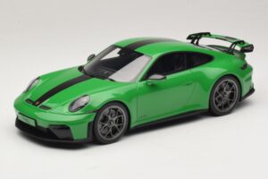 Porsche 911 992.2 GT3 Weissach Package Python Green GT Spirit 1:18 GT576 Gyanta