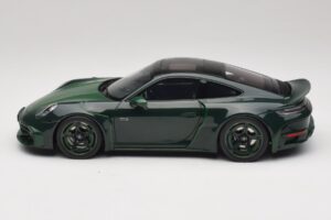 Porsche 911 992 Turbo S Brabus 900 Rocket R Mean Green GT Spirit 1:18 GT959 Gyanta – 3. kép a 6-ből