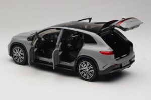 Mercedes EQS SUV X296 Manufaktur Alpine Grey NZG 1:18 B66960591 Fém – 5. kép a 8-ből