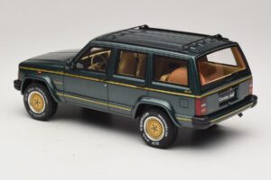 Jeep Cherokee XJ Limited Hunter Green Otto 1:18 OT1204 Gyanta – 5. kép a 6-ből