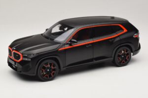 BMW XM G09 Matt Black Minichamps 1:18 110023301 Fém