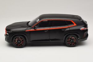 BMW XM G09 Matt Black Minichamps 1:18 110023301 Fém – 4. kép a 8-ből