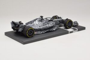 Alfa Romeo Orlen C42 R. Kubica Testing Barcelona 2022 Minichamps 1:18 117229988 Gyanta – 2. kép a 7-ből