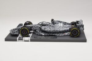 Alfa Romeo Orlen C42 R. Kubica Testing Barcelona 2022 Minichamps 1:18 117229988 Gyanta – 3. kép a 7-ből