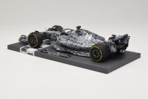Alfa Romeo Orlen C42 R. Kubica Testing Barcelona 2022 Minichamps 1:18 117229988 Gyanta – 5. kép a 7-ből