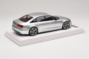 Audi S6 C7 Florett Silver Metallic IVY Merit 1:18 REMC038 Gyanta – 3. kép a 7-ből
