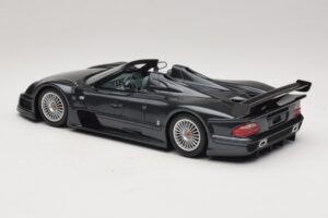 Mercedes AMG CLK GTR Roadster Szürke GT Spirit 1:18 GT960 Gyanta – 5. kép a 6-ből