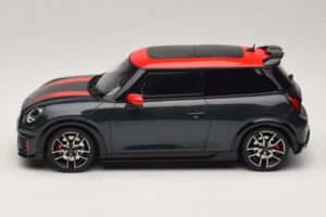 Mini Cooper JCW F66 Legend Grey Otto 1:18 OT1244 Gyanta – 3. kép a 6-ből