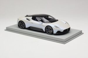 Maserati MC20 Bianco Audace BBR 1:18 P18191AMAS Gyanta – 5. kép a 6-ből
